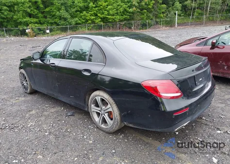 2018 Mercedes-Benz E 300 4Matic из США, поврежденный, VIN WDDZF4KB4JA377217